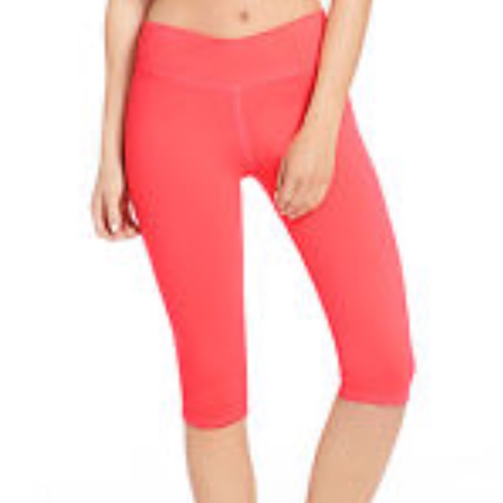 Fabletics Winn mid rise crops